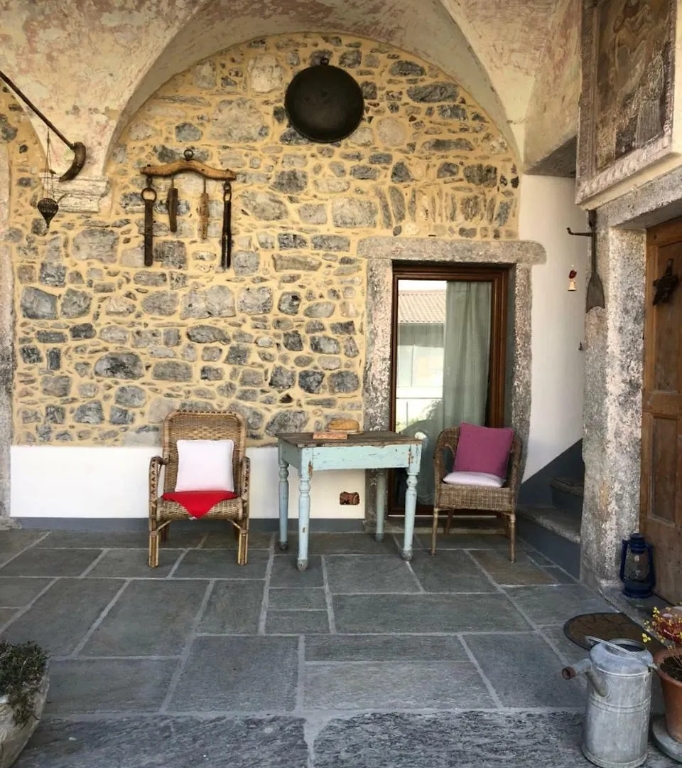 Apartamento Cá del Mecolo Lago di Como Castiglione dʼIntelvi Italia